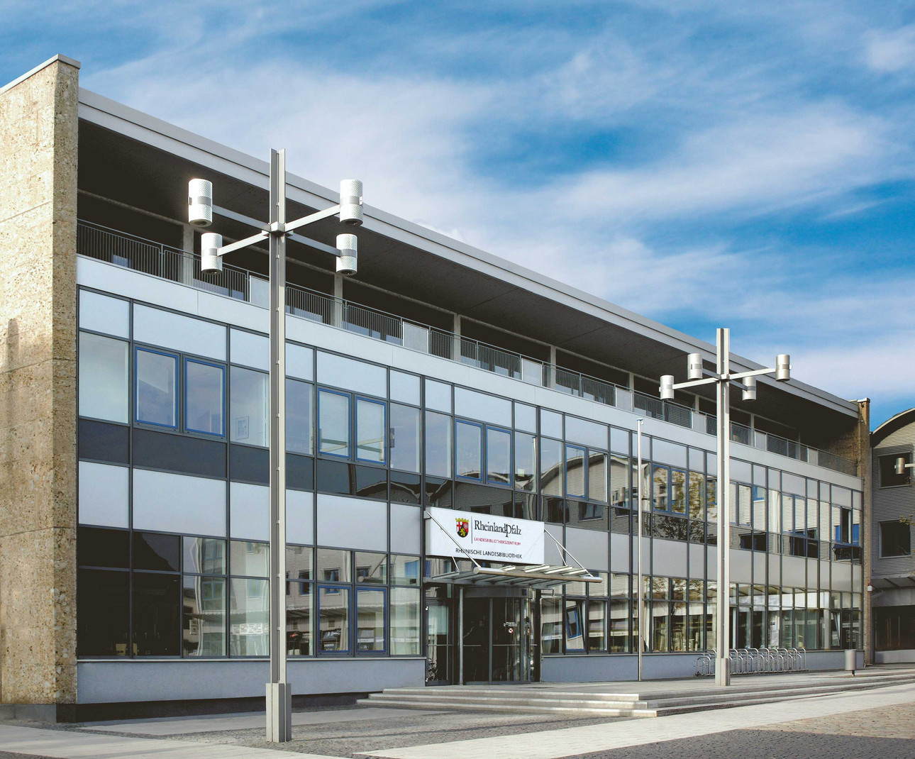 Außenansicht Gebäude Rheinische Landesbibliothek